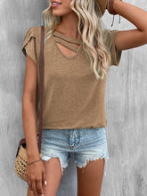 Load image into Gallery viewer, Spliced Petal Sleeves Top
